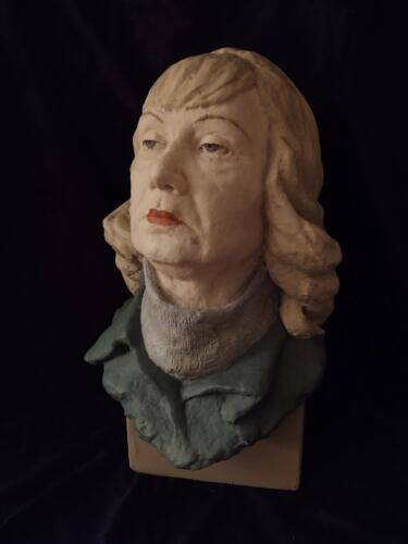 Peaches, Sculpture